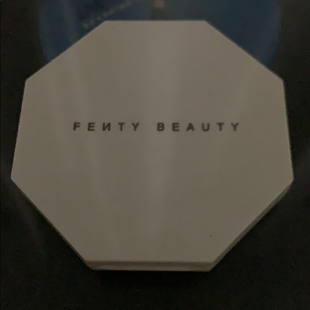 Fenty beauty highlighter